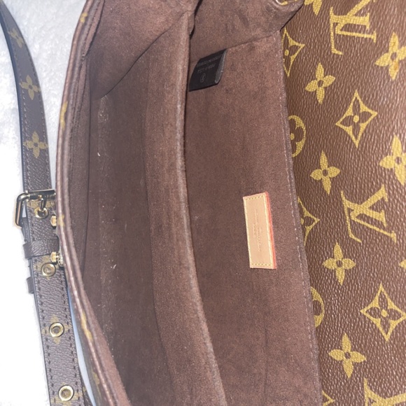 Authentic Louis Vuitton Métis Bag - Picture 6 of 10